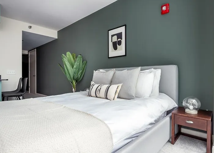 Apartment Loop W Pool Gym Nr Theatre District Chi-248 *