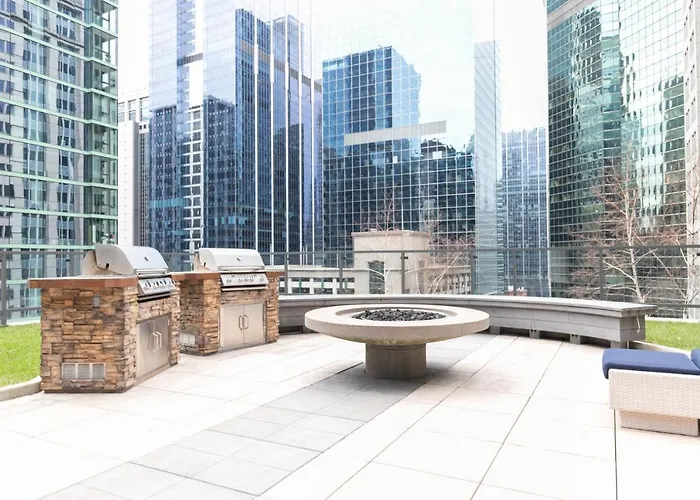 Loop W Pool Gym Nr Theatre District Chi-248 Chicago