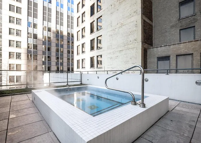 Loop W Pool Gym Nr Theatre District Chi-248 Chicago